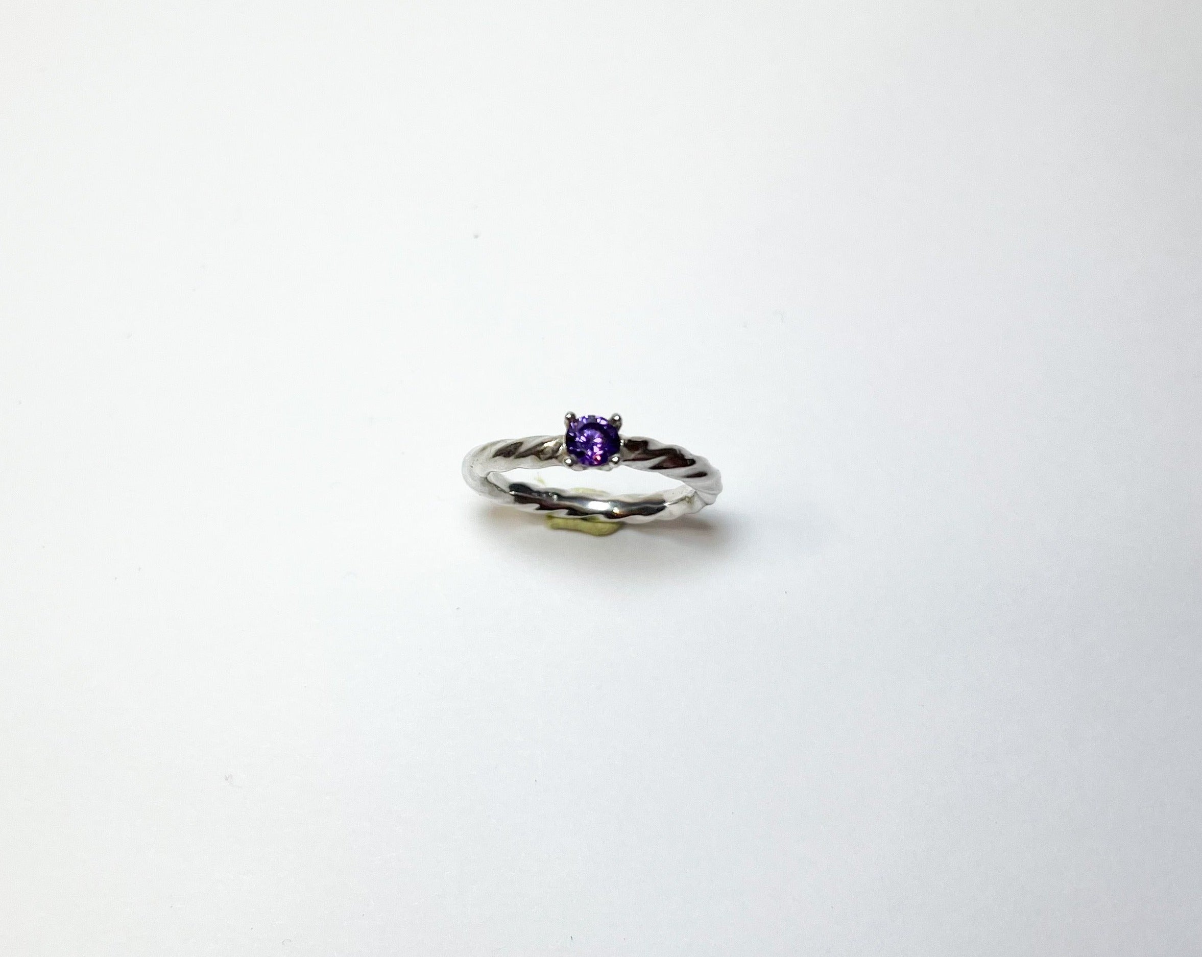 Woven Ring W. Purple stone