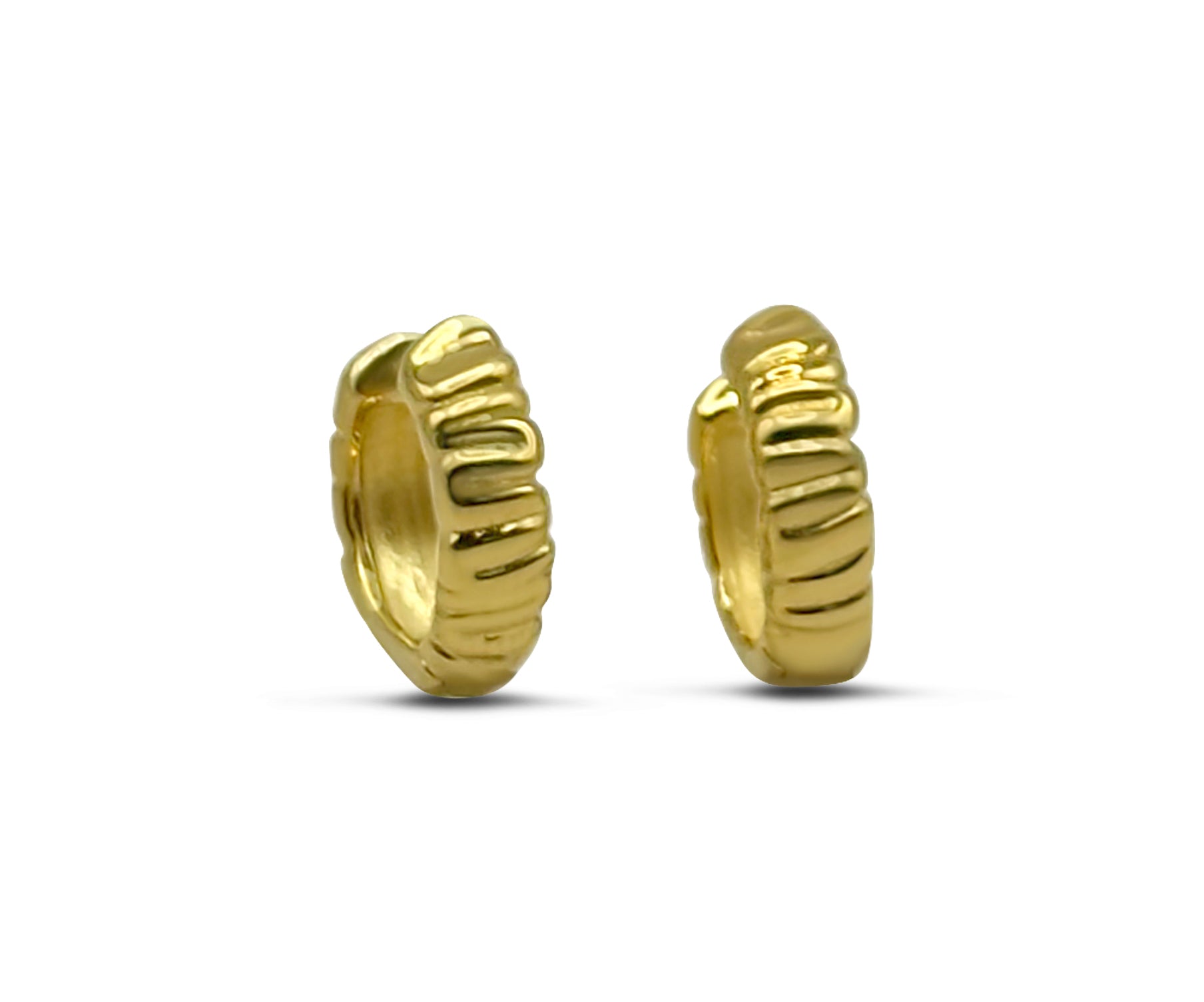 A Bigger Hug My ear with 18K goldpalting